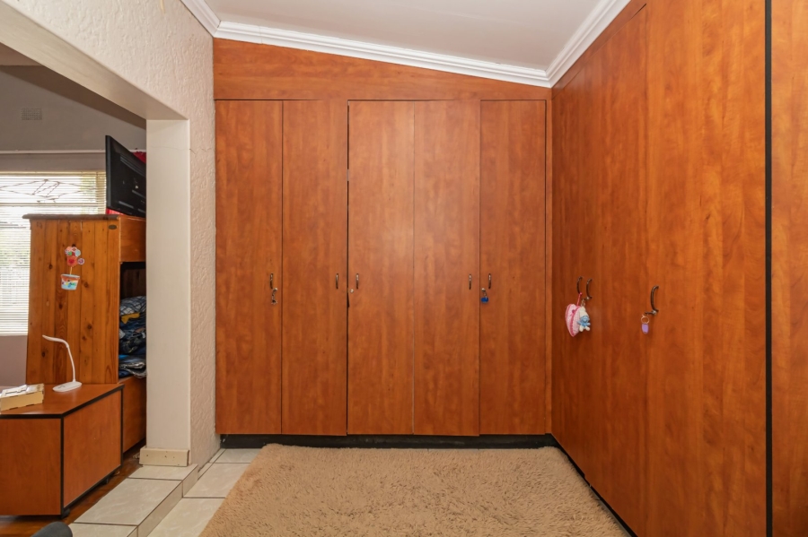 4 Bedroom Property for Sale in Kroonheuwel Free State